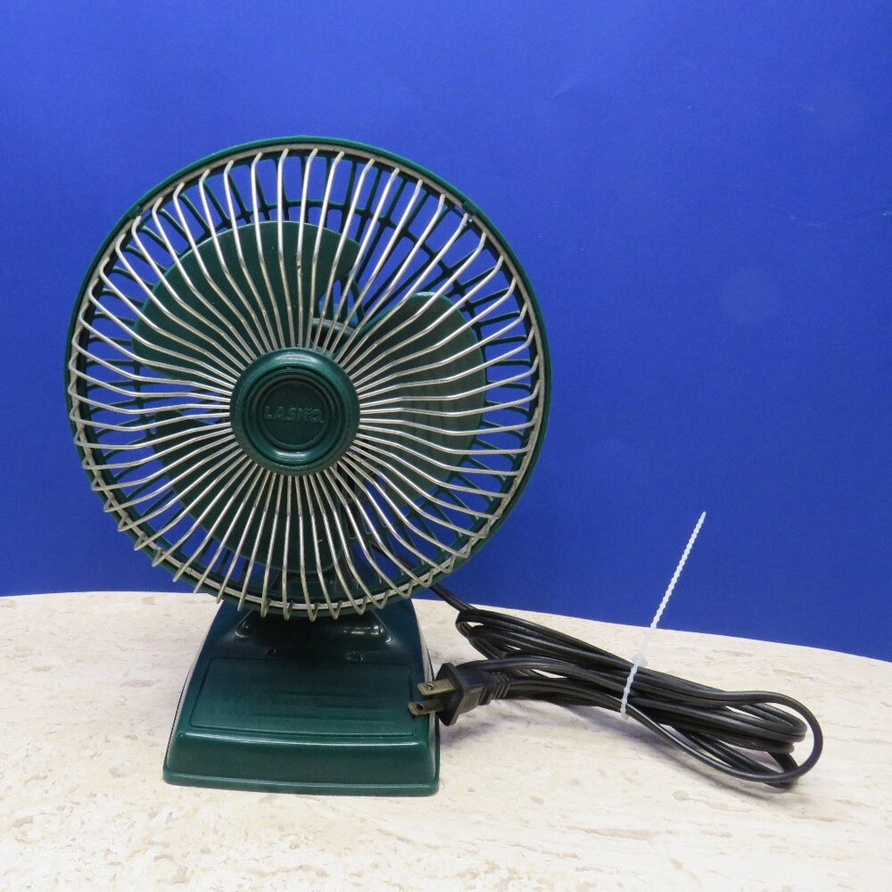 VTG Lasko Galaxy 6 in Tabletop Personal 2 Speed Fan Forest Green Clean Working.